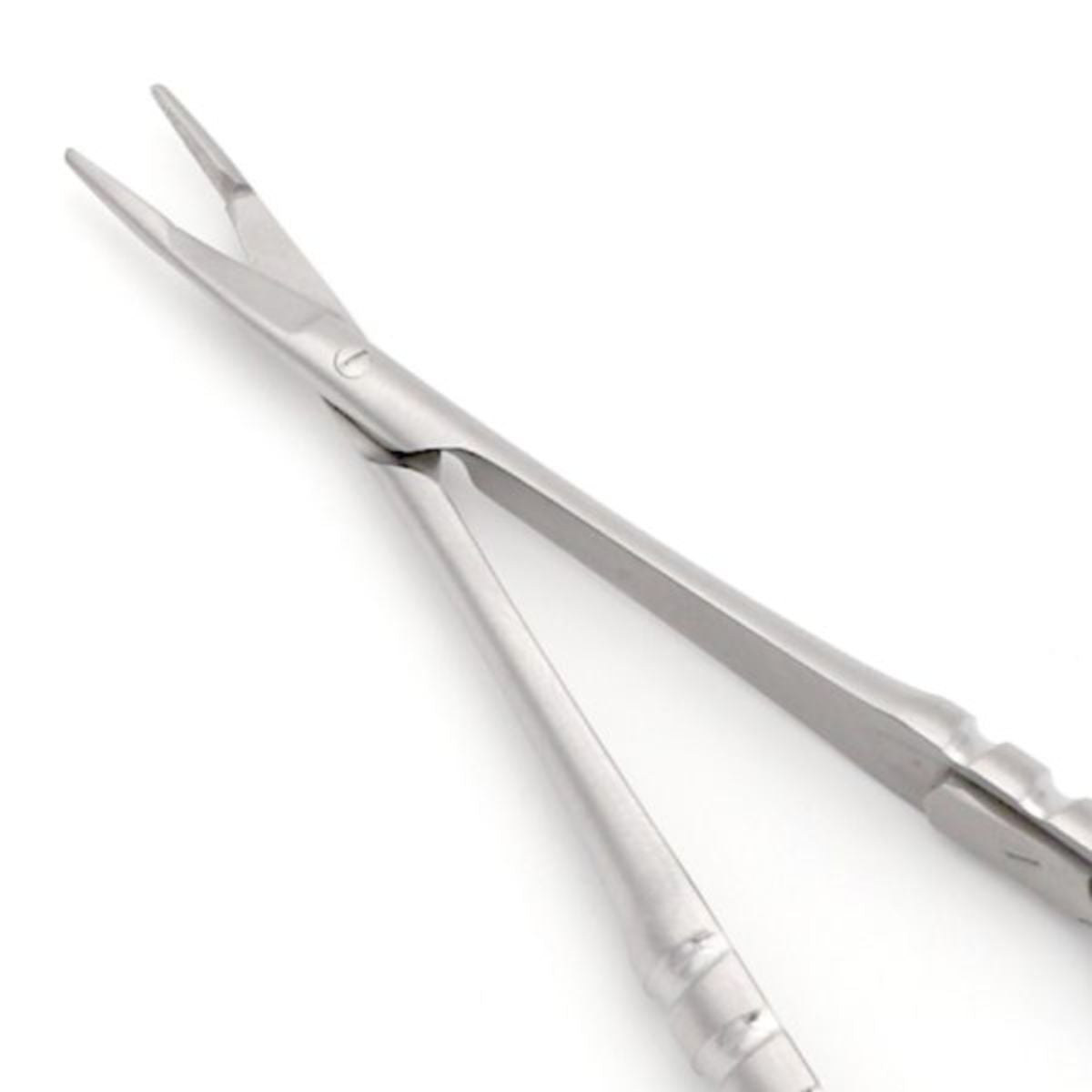 Side view of Castroviejo Micro Needle Holder with integrated scissors, 18cm – stainless steel tool with tungsten carbide inserts for fine dental procedures.